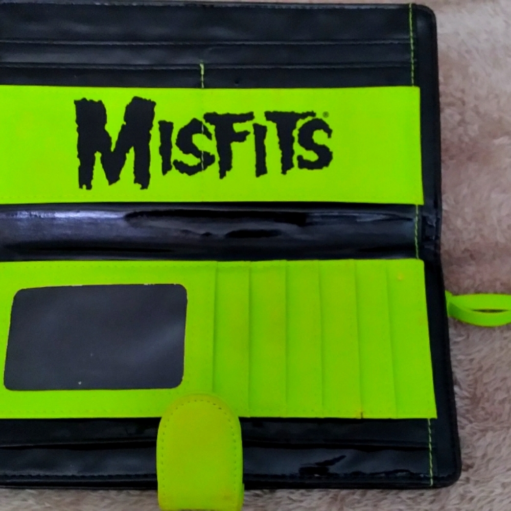 Misfits wallet